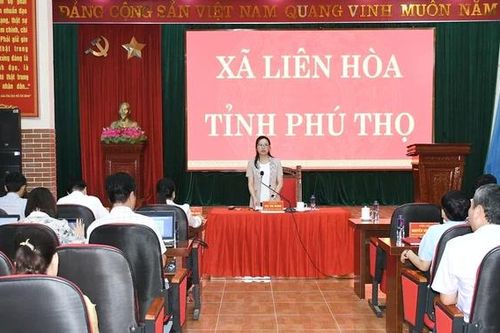 Phó Bí thư Tỉnh ủy Bùi Thị Minh làm việc tại xã Liên Hòa