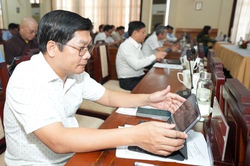 Thông qua 8 nghị quyết có ý nghĩa tạo nền tảng cho thành phố tiếp tục phát triển