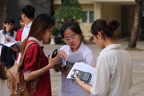 Kỳ thi tốt nghiệp THPT 2025: Phổ điểm ghi dấu ấn tích cực, phân hóa rõ nét