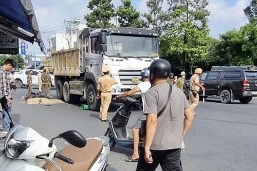 Rơi vào 'điểm mù' của xe ben, 2 người phụ nữ thương vong