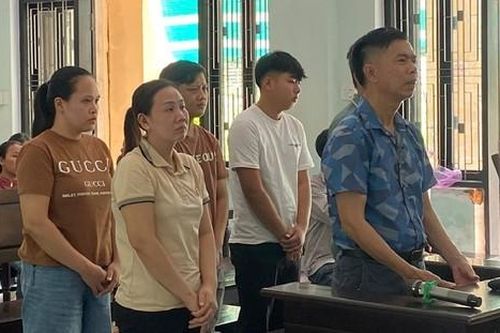 Cặp vợ chồng điều hành xưởng sản xuất kính ôtô giả các thương hiệu nổi tiếng lãnh án