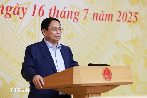 Thủ tướng: Phấn đấu tăng trưởng kinh tế năm 2025 khoảng 8,3 - 8,5%