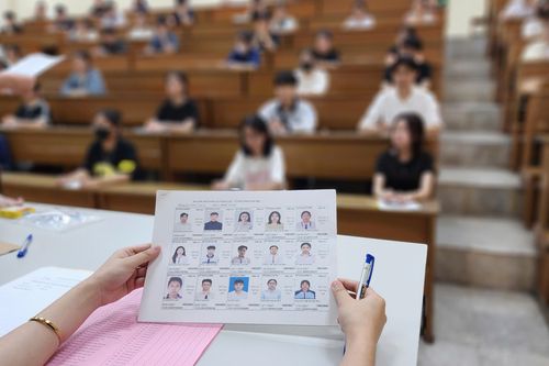 Hai thí sinh ở Hà Nội, Ninh Bình điểm tốt nghiệp cao nhất cả nước