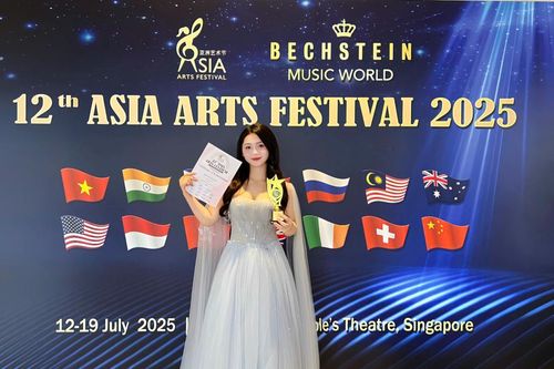 Học trò Đào Nguyên Vũ giành Cúp Vàng châu Á với giọng hát opera đỉnh cao