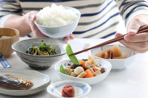 Hệ lụy từ việc nhịn ăn để giảm cân cực đoan ở tuổi dậy thì