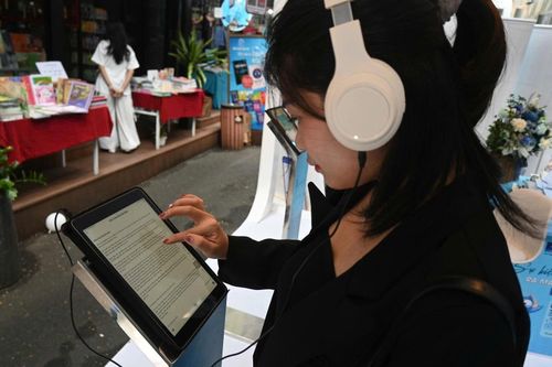 Cuộc thi 'Viết chữa lành' đột ngột tạm dừng