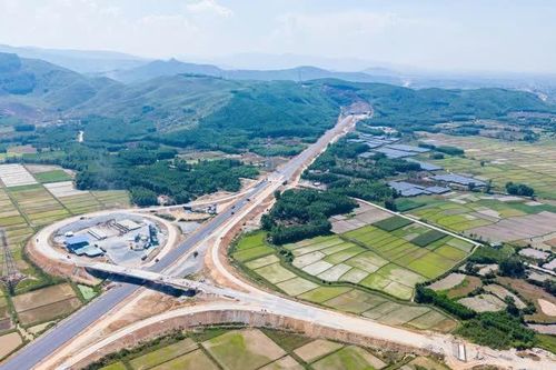 Nỗ lực gỡ nút thắt mặt bằng cao tốc Quảng Ngãi - Hoài Nhơn