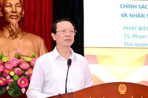 Nghiên cứu, ban hành 3 nghị định và 10 thông tư để hướng dẫn thi hành Luật Nhà giáo