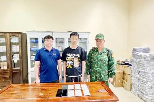 Bắt vụ vận chuyển trái phép 6kg bạc qua biên giới
