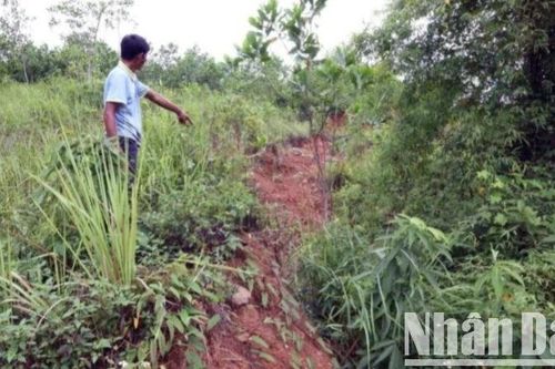 Tăng cường bảo đảm an toàn hạ du khi hồ thủy điện Hòa Bình tiếp tục xả đáy