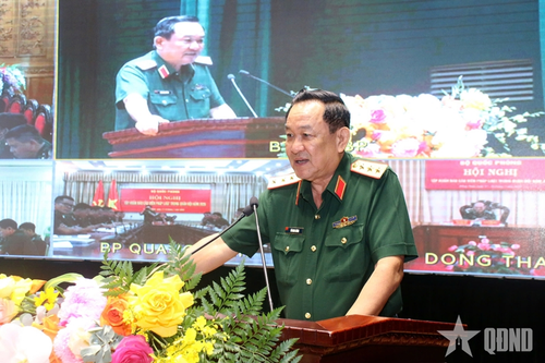 Thượng tướng Võ Minh Lương dự, chỉ đạo Hội nghị tập huấn báo cáo viên pháp luật trong Quân đội