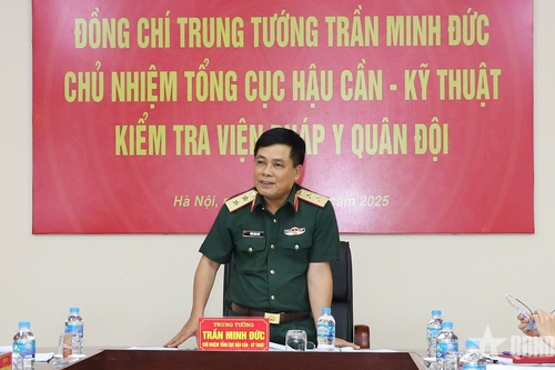 Trung tướng Trần Minh Đức kiểm tra Viện Pháp y Quân đội