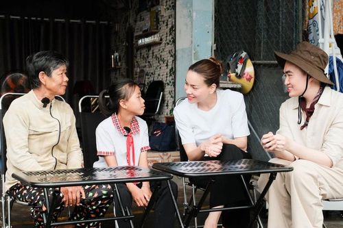Không khỏi xúc động với nghĩa cử cao đẹp của Hồ Ngọc Hà khi hỗ trợ hoàn cảnh khó khăn, lan tỏa giá trị sống đẹp