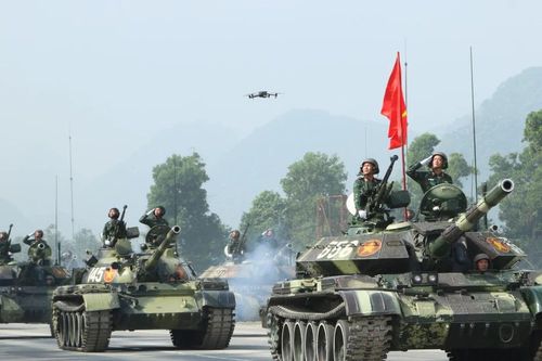 Tận mắt dàn khí tài hiện đại của Quân đội tham gia tổng hợp luyện diễu binh Quốc khánh 2/9