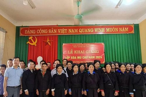 Con chữ đến với bản làng, tương lai tươi sáng hơn
