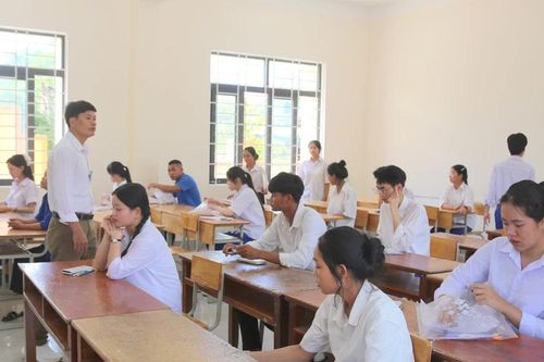 Những 'bông hoa' điểm 10 của học sinh trường miền núi Quảng Trị