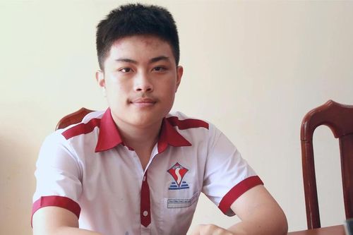 Thí sinh điểm cao nhất cả hai khối ở tỉnh Đắk Lắk không học thêm, thích xem YouTube