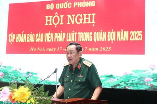 Tập huấn báo cáo viên pháp luật trong Quân đội năm 2025