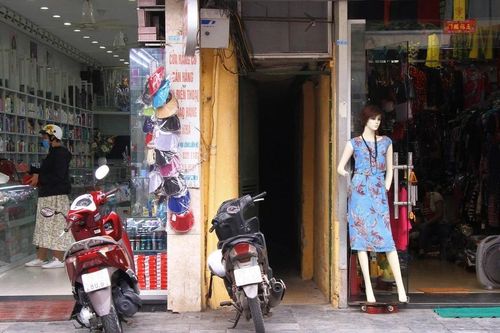 Tha thiết chuyển xe điện nhưng nhà trong ngõ, không chỗ gửi, sạc ở đâu?