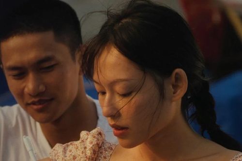 Bộ phim Việt 'Đàn cá gỗ' đánh bại siêu anh hùng nhưng phim dở và lố