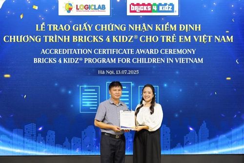 Logic Lab vinh dự nhận giấy chứng nhận kết quả thẩm định chương trình giáo dục Bricks 4 Kidz cho trẻ em Việt Nam