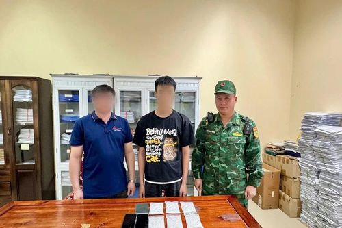 Bố đẻ chỉ đạo con vận chuyển 6kg bạc trái phép qua Cửa khẩu Móng Cái