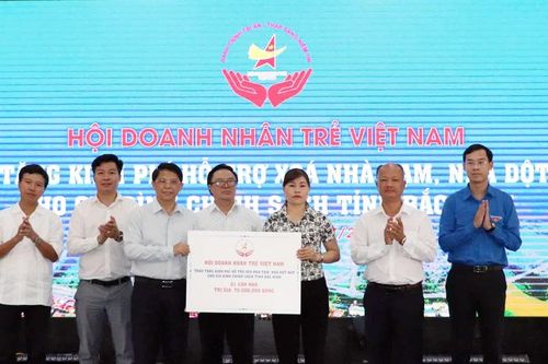 Doanh nhân trẻ Việt Nam tổ chức hành trình tri ân hướng về cộng đồng