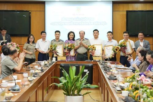 Báo Tiền Phong đoạt giải C cuộc thi 'Chuyện nghề Thi hành án dân sự'