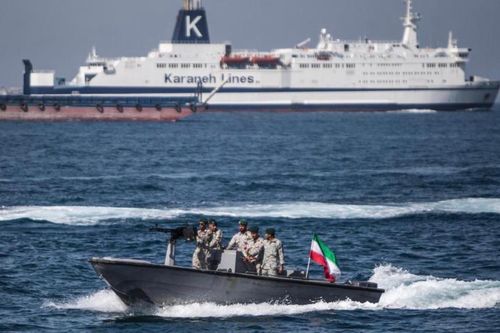 Iran bắt giữ tàu nước ngoài chở hơn 2 triệu lít dầu