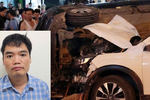 Vụ ô tô đâm liên hoàn ở Hà Nội: Nam giảng viên giật mình đạp nhầm chân ga