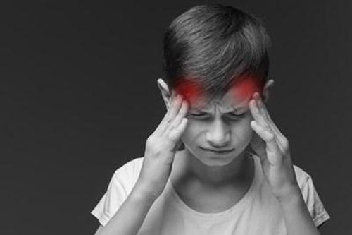 Bé trai 13 tuổi bị nhồi máu não