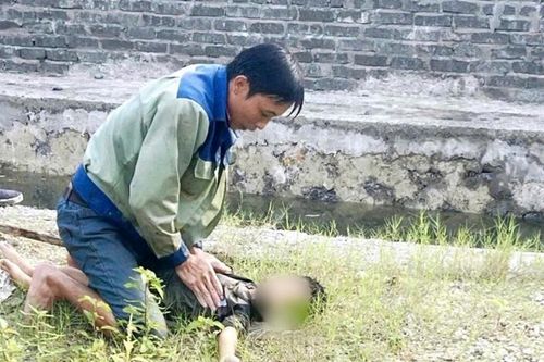 Cứu sống bé trai 4 tuổi bị đuối nước