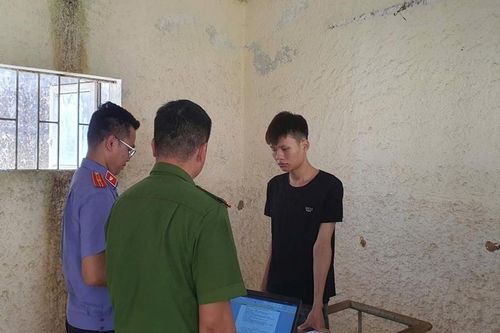 Phê chuẩn khởi tố đối tượng lẻn vào quán cà phê trộm cắp tài sản