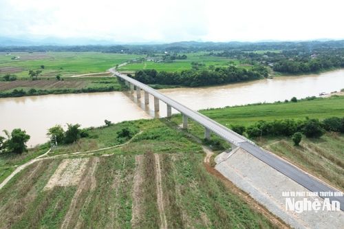 Tin vui cho người dân đôi bờ sông Lam: Vướng mắc được giải quyết, cầu Đò Cung sắp thông xe chính thức