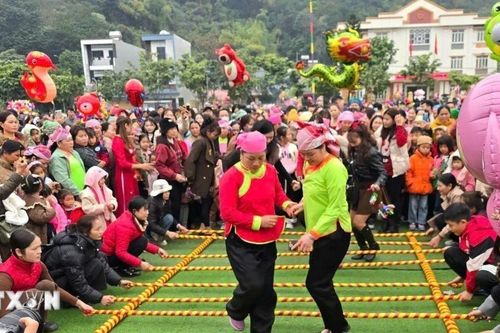 Di sản văn hóa Lào Cai: 'Mỏ vàng' phát triển du lịch