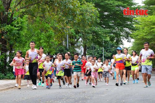 TP Hồ Chí Minh: Lớp học chạy bộ miễn phí giúp trẻ tìm lại mùa hè đúng nghĩa