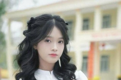 Nữ sinh con nhà nông, học trường 'làng' đạt 29,5 điểm khối C00 chia sẻ kinh nghiệm học tập
