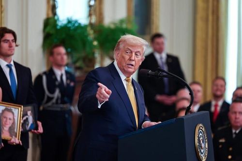 Ông Trump nổi giận với người ủng hộ nghi ngờ vụ Epstein: 'Không cần họ nữa!'