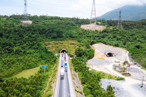 Thông hầm xuyên Hoành Sơn, nối Hà Tĩnh – Quảng Trị