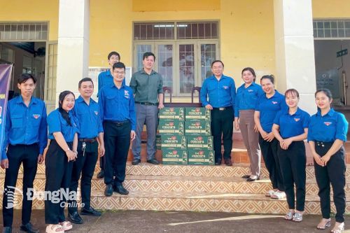 Thường trực Tỉnh đoàn thăm đội hình tình nguyện và nắm bắt tình hình hoạt động tại cơ sở