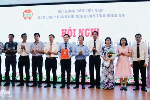 Hội Nông dân tỉnh công bố các quyết định về công tác tổ chức, cán bộ