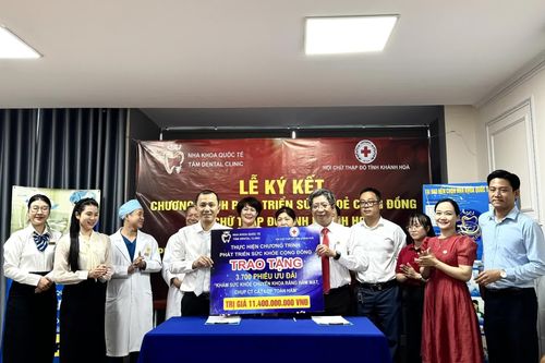Ký kết hợp tác triển khai Chương trình chăm sóc sức khỏe răng - hàm - mặt cho cộng đồng