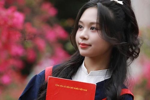 Gặp gỡ thủ khoa khối D04 toàn quốc của Lào Cai