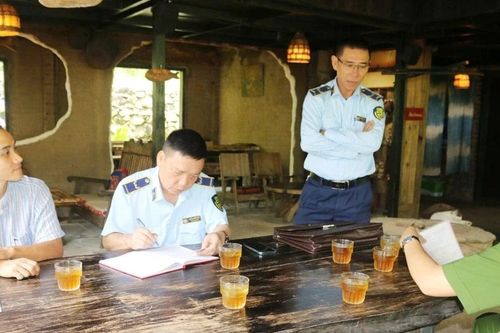 Phạt hành chính 2 triệu đồng với hộ kinh doanh Sa Mộc tại xã Tả Van