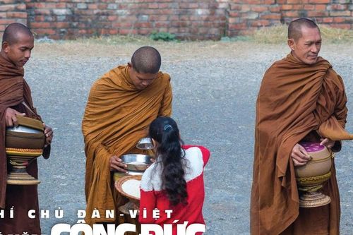 Thí chủ đàn-việt có năm công đức