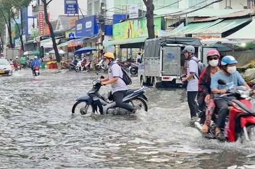 Đổ nghìn tỷ chống ngập, vì sao nhiều nơi vẫn 'mưa là thành sông'?