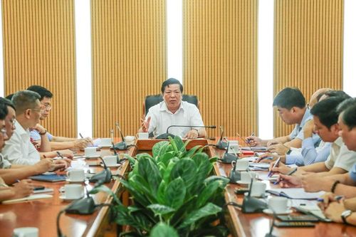 Minister Tran Hong Minh urges faster progress on sustainable transport, smart city plans