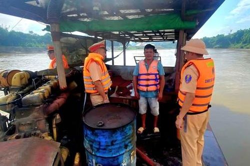 Mùa mưa lũ cận kề, Lào Cai siết chặt an toàn giao thông đường thủy