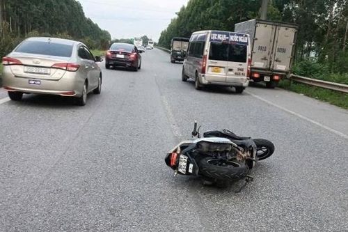 Bắc Ninh: Công an vào cuộc vụ nam thanh niên tử vong nghi tự ngã xe máy trên cao tốc