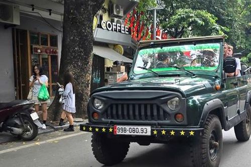 Rà soát, xử nghiêm xe Jeep, UAZ không đủ điều kiện chở khách sau phản ánh của Báo Xây dựng